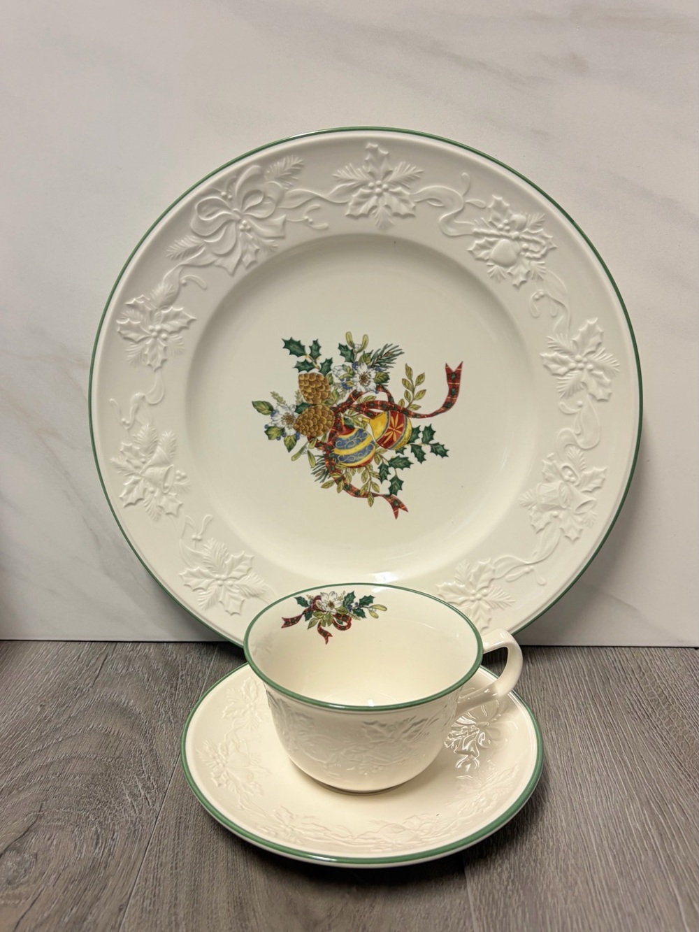Vintage Mikasa Holiday Season 3-Piece Place Setting DB901 Stoneware Christmas